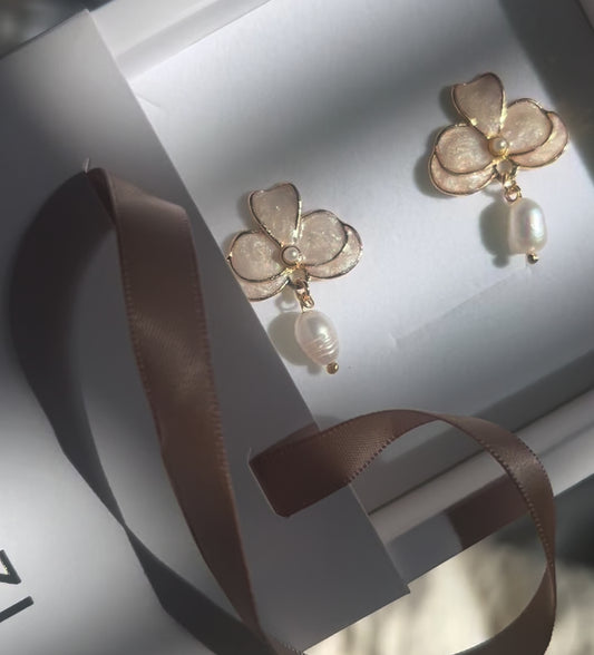 Dauphine Earring